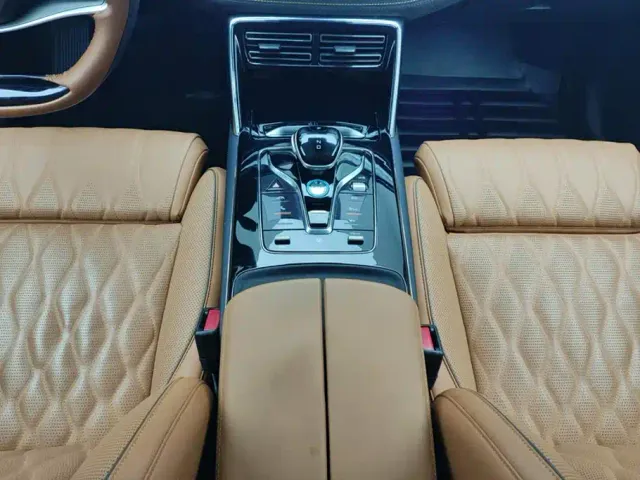BYD Tang — Фото автомобиля 16