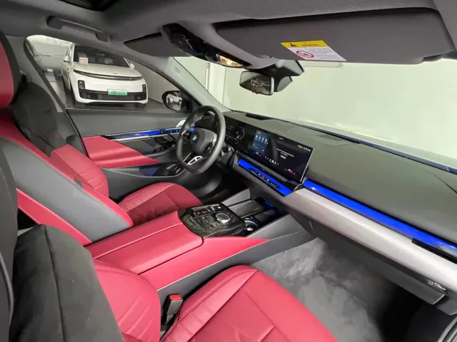 BMW 5 Series — Фото автомобиля 28