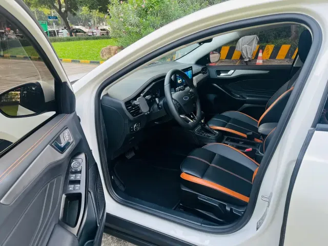 Ford Focus — Фото автомобиля 8