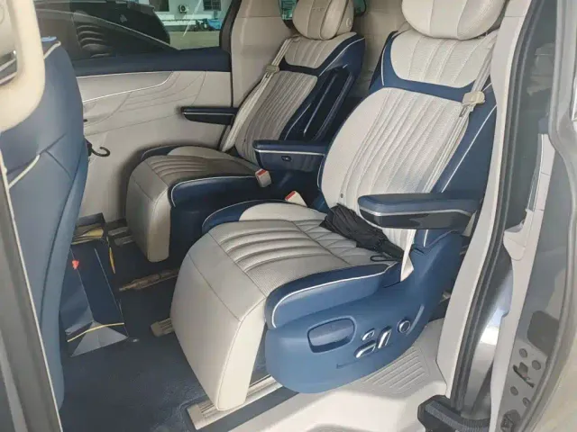Roewe iMAX8 — Фото автомобиля 14