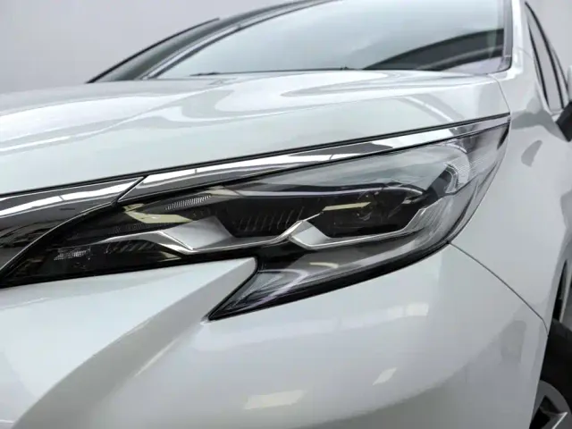 Toyota Sienna — Фото автомобиля 2