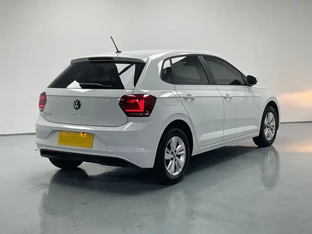 Volkswagen Polo — Фото автомобиля 7