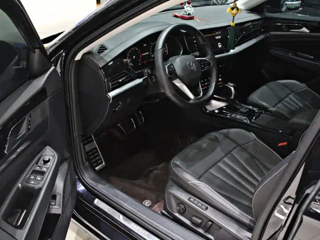 Volkswagen Passat — Фото автомобиля 4