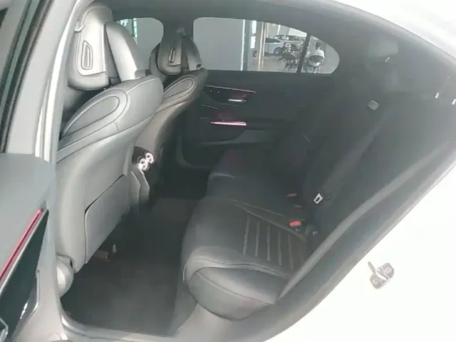 Mercedes-Benz C-Class — Фото автомобиля 16