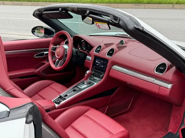 Porsche 718 — Фото автомобиля 4