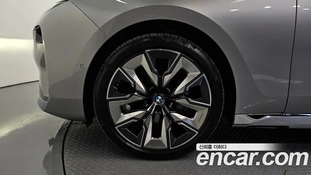 BMW 7 Series G70 — Фото автомобиля 5