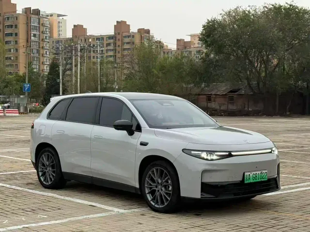Leapmotor C10 — Фото автомобиля 3