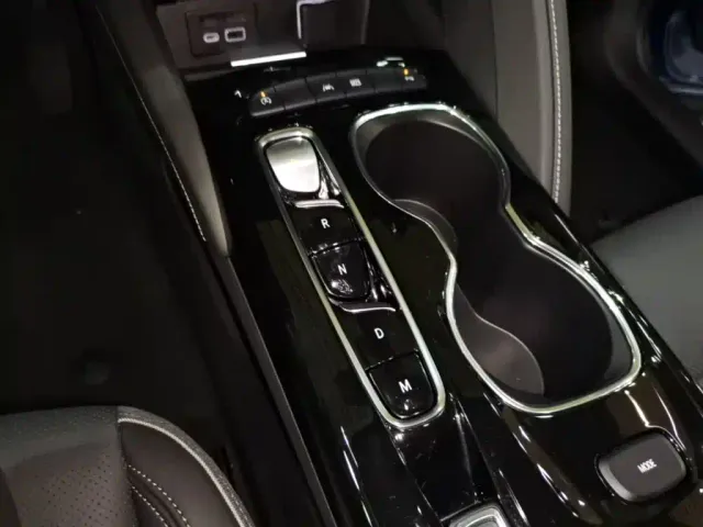 Buick Envision Plus — Фото автомобиля 13