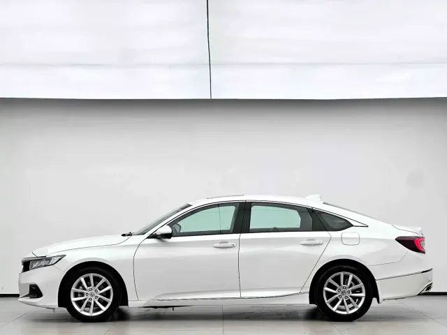 Honda Accord — Фото автомобиля 3