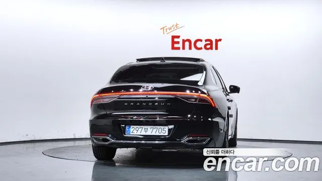 Hyundai Grandeur — Фото автомобиля 4