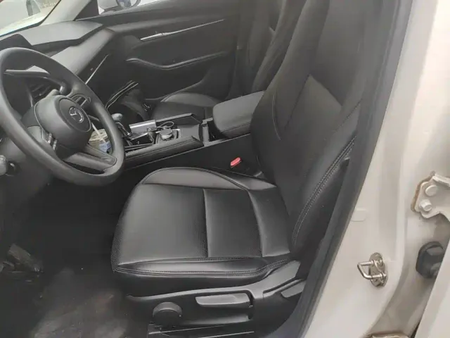 Mazda Axela — Фото автомобиля 14