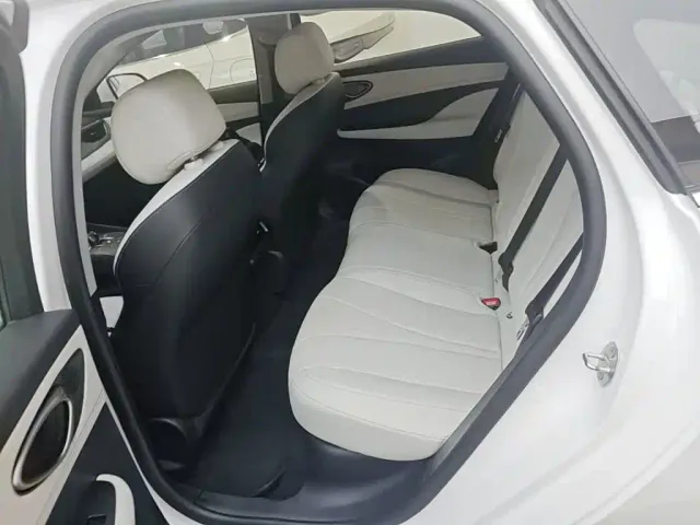 BYD Seal 05 DM-i — Фото автомобиля 16
