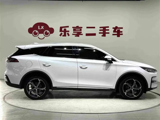 BYD Tang — Фото автомобиля 6