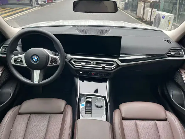 BMW i3 — Фото автомобиля 10