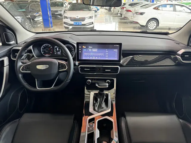 Geely Binyue — Фото автомобиля 5