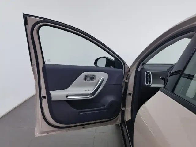 Leapmotor B01 — Фото автомобиля 8