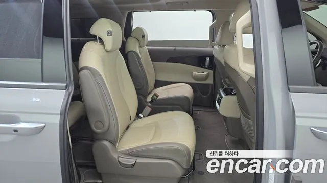 Kia Carnival Generation 4 — Фото автомобиля 17
