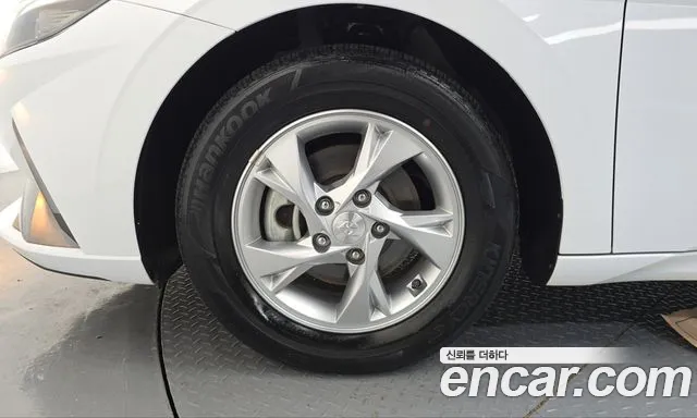 Hyundai Avante CN7 — Фото автомобиля 5