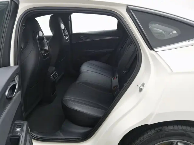 BYD Seal 06 — Фото автомобиля 15