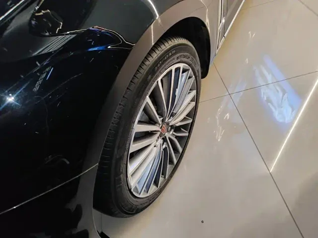 Hongqi H9 — Фото автомобиля 22