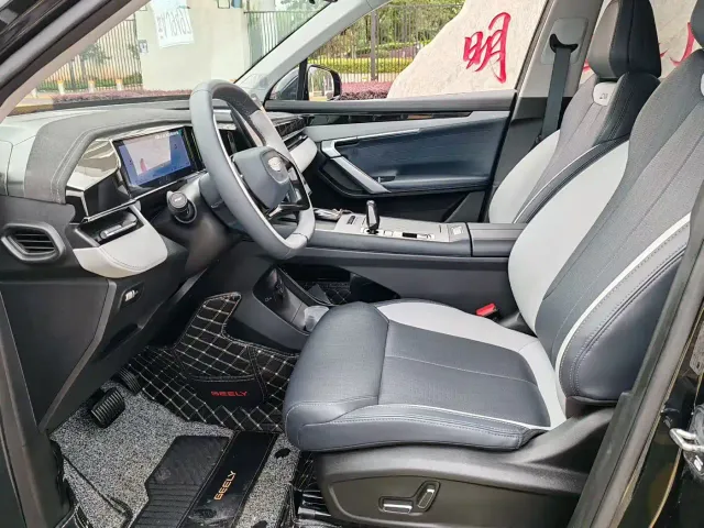 Geely Boyue L — Фото автомобиля 4