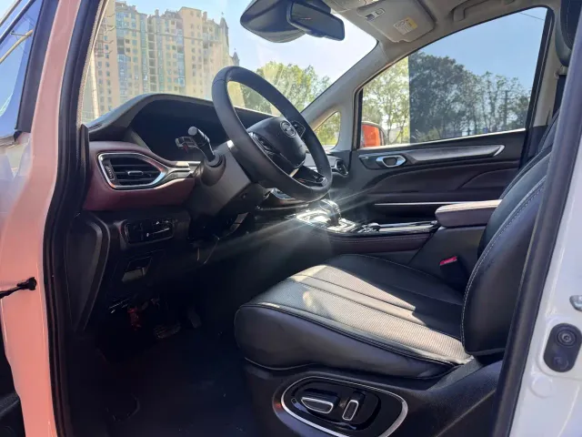 GAC Trumpchi M6 — Фото автомобиля 4