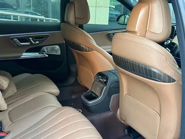 Mercedes-Benz E-Class — Фото автомобиля 7
