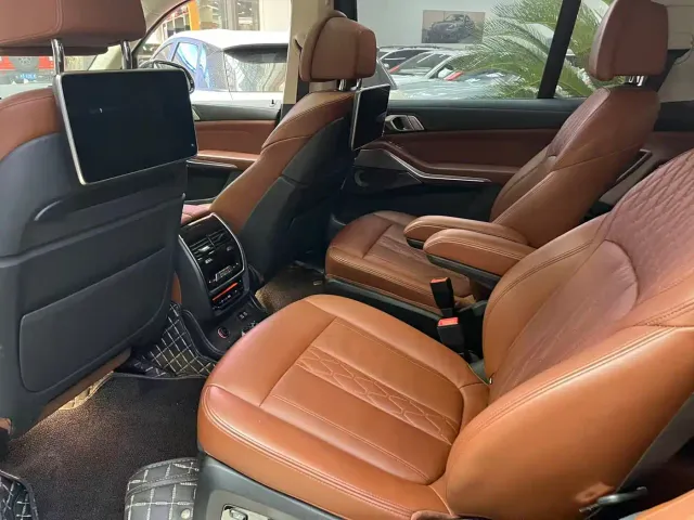 BMW X7 — Фото автомобиля 8