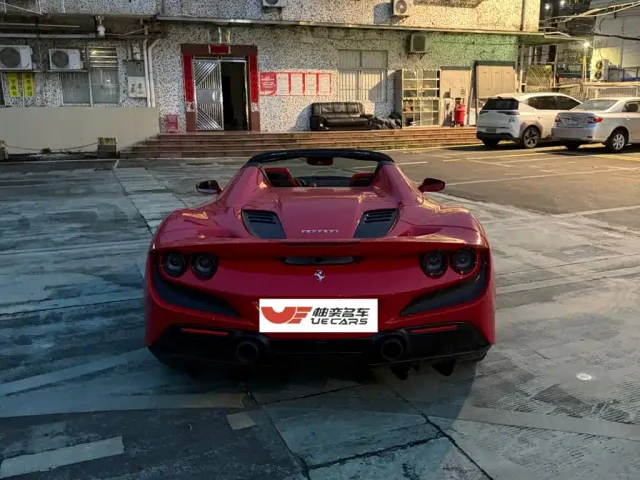 Ferrari F8 — Фото автомобиля 3