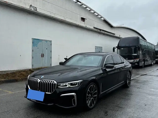 BMW 7 Series — Фото автомобиля 3