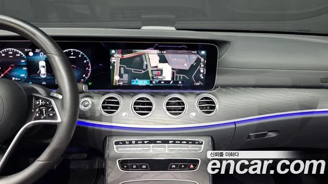 Mercedes-Benz E-Class — Фото автомобиля 11