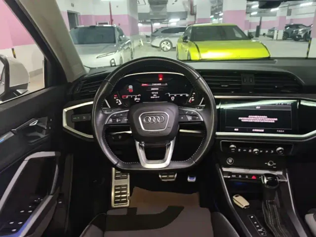 Audi Q3 — Фото автомобиля 10