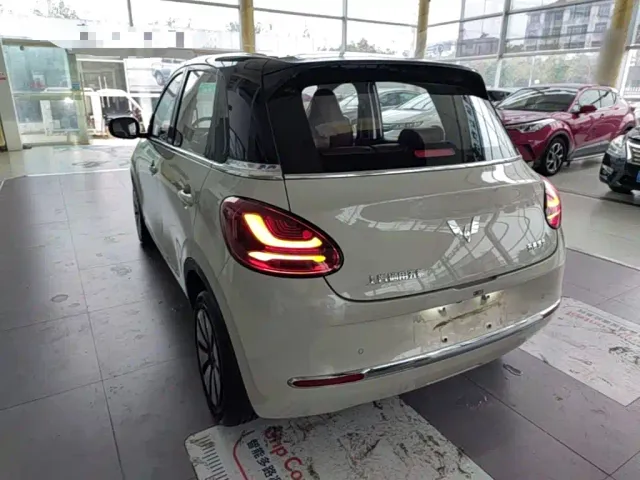 Wuling Bingo — Фото автомобиля 4
