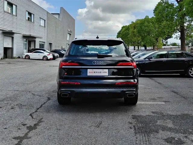 Audi Q7 — Фото автомобиля 5