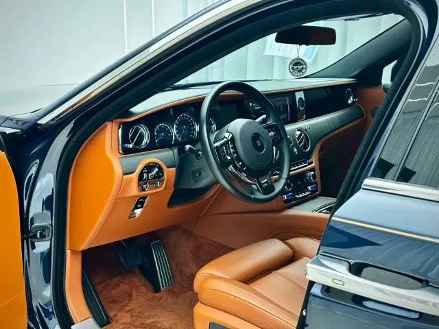 Rolls-Royce Ghost — Фото автомобиля 8