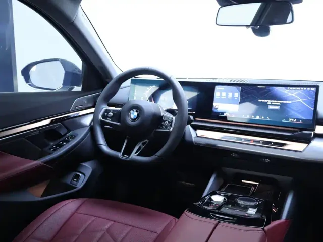BMW 5 Series — Фото автомобиля 14