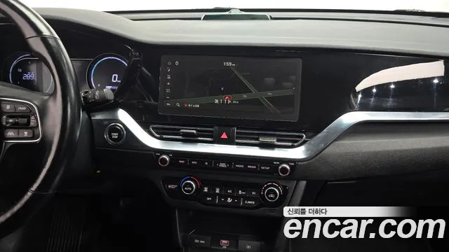 Kia Niro — Фото автомобиля 13