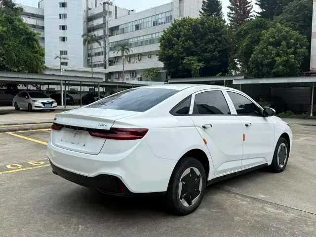 Geely Geometry A — Фото автомобиля 4