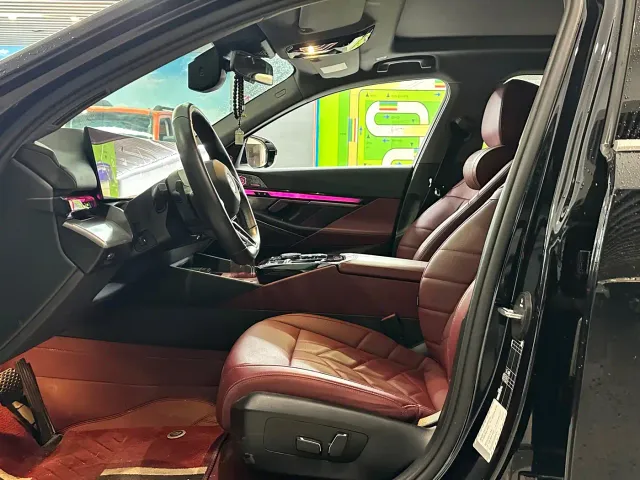 BMW 5 Series — Фото автомобиля 7
