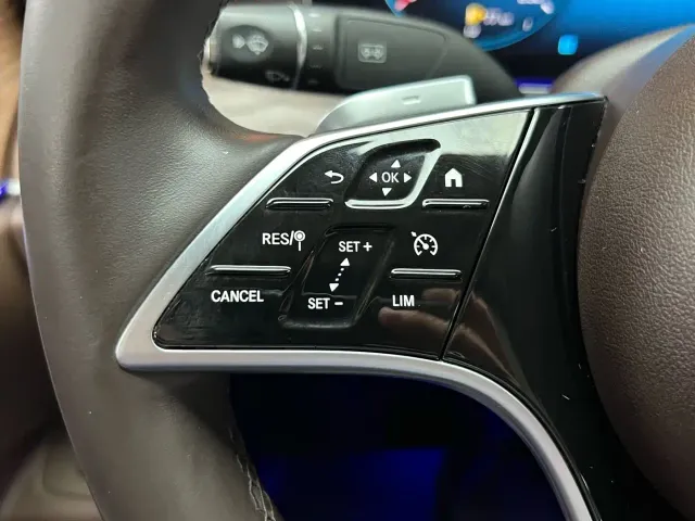 Mercedes-Benz E-Class — Фото автомобиля 24