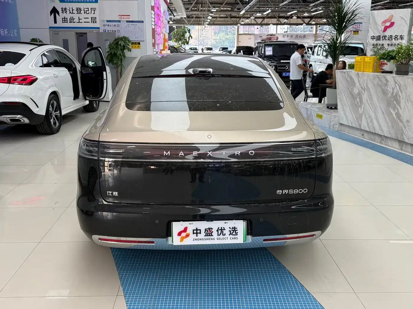 Zunjie Zunjie S800 2025 Range Extender Starlight Executive 4-Seater — Фото автомобиля 4