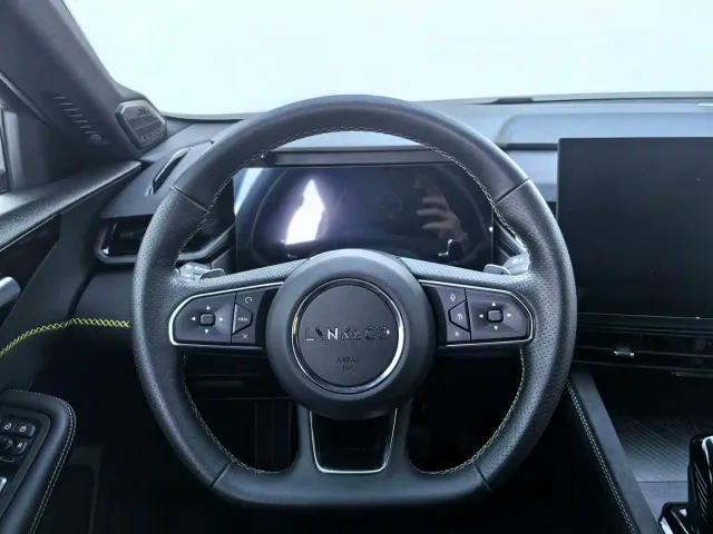 Lynk & Co 03 — Фото автомобиля 6