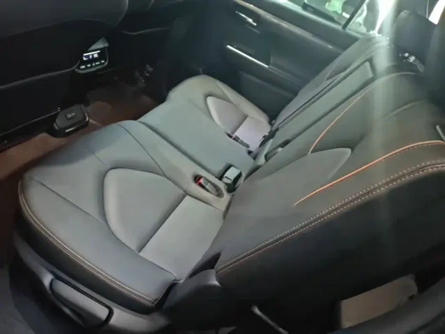 Toyota Crown Kluger — Фото автомобиля 16