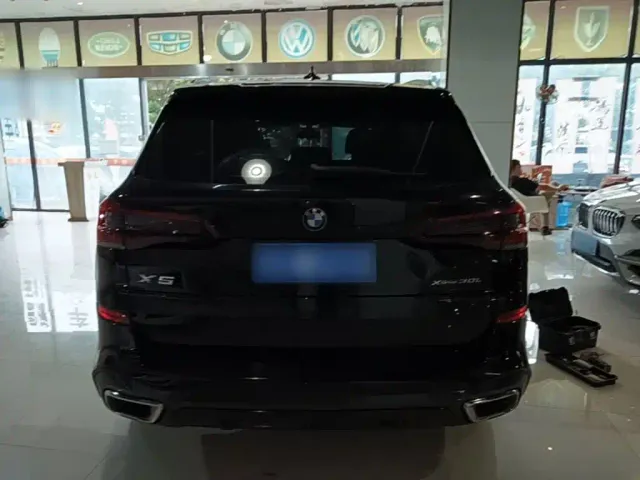 BMW X5 — Фото автомобиля 5