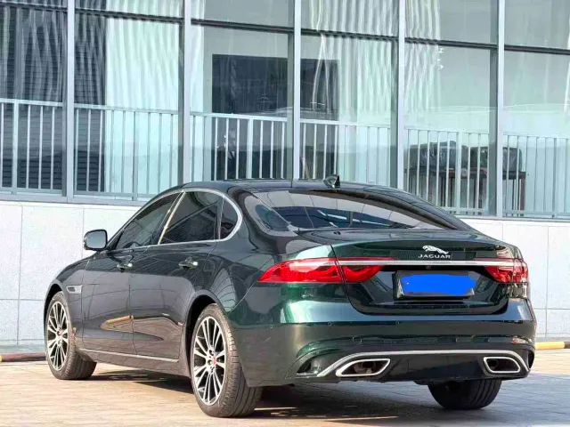 Jaguar XFL — Фото автомобиля 11