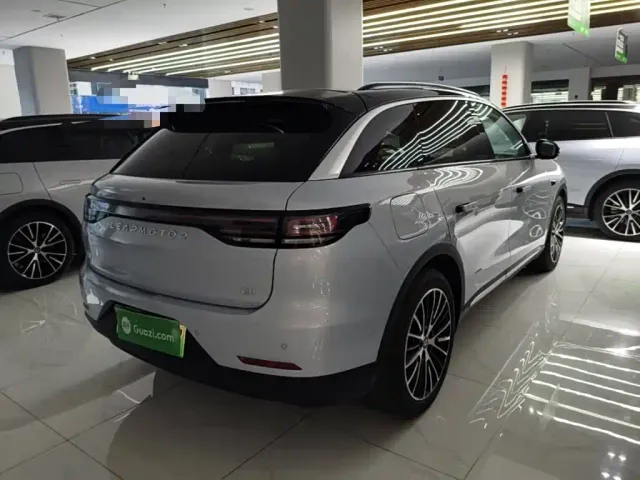 Leapmotor C11 — Фото автомобиля 6
