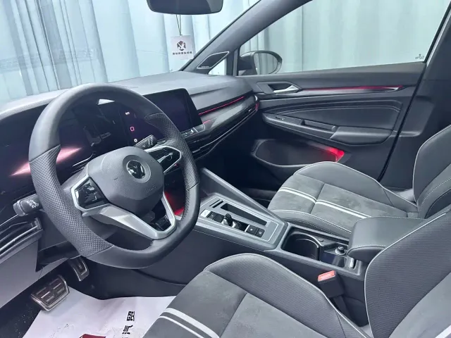 Volkswagen Golf — Фото автомобиля 13