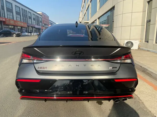 Hyundai Elantra — Фото автомобиля 5