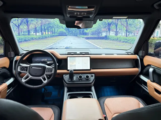 Land Rover Defender — Фото автомобиля 5