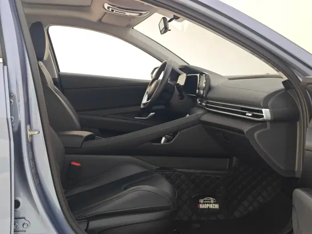 Hyundai Elantra — Фото автомобиля 10